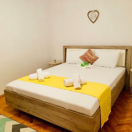 Ultracentral Apartment With All You Need: Wifi, Tv, Ac, Washer, Coffe Тимишоара Екстериор снимка