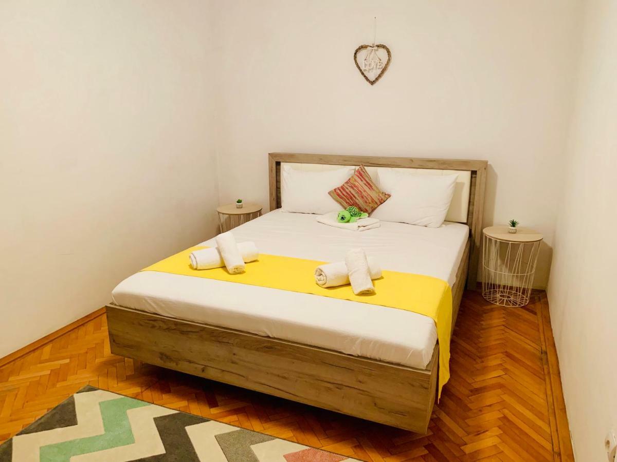 Ultracentral Apartment With All You Need: Wifi, Tv, Ac, Washer, Coffe Тимишоара Екстериор снимка
